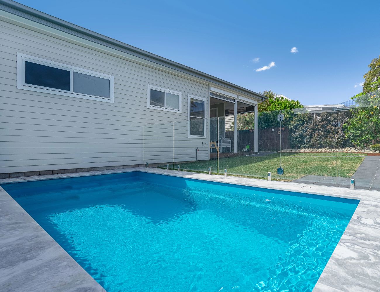 Avanti Pool - Tahitian Lime 5.5m x 3.0m Installation